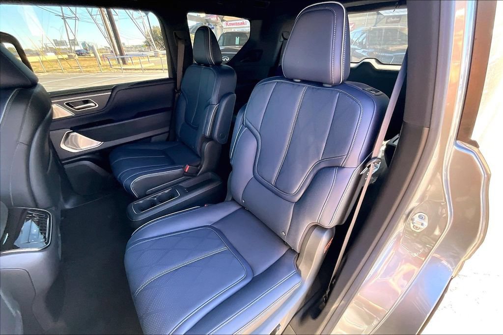 Used 2026 INFINITI QX80 4WD w/ Sport Exterior Package image 12