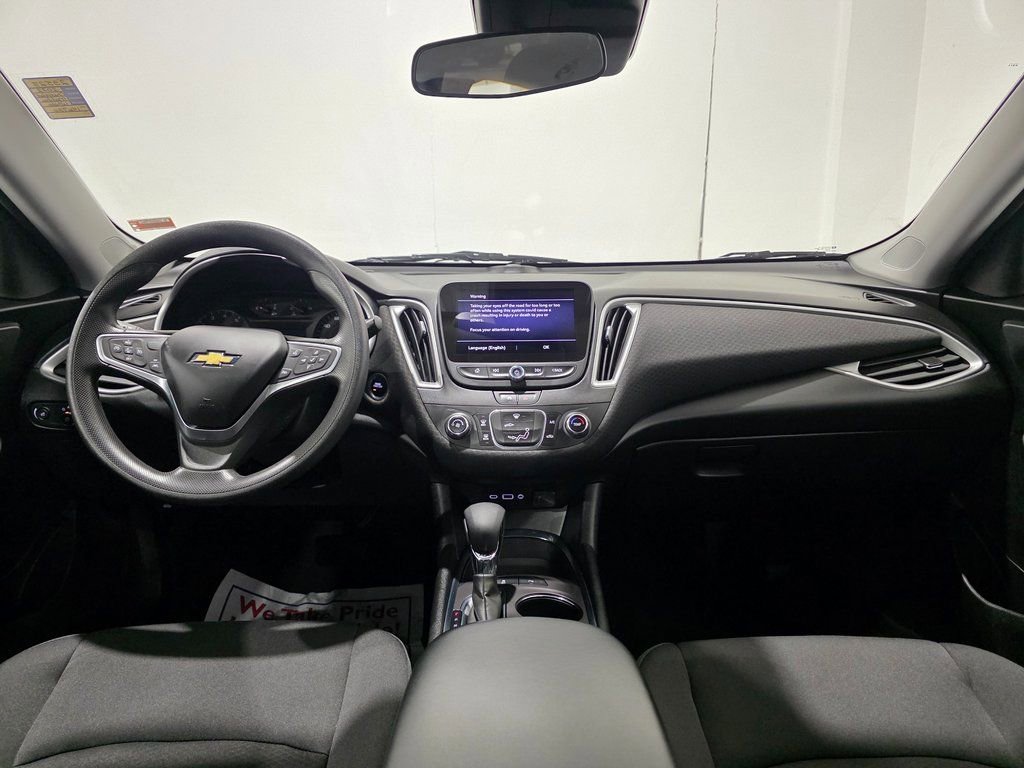 Used 2022 Chevrolet Malibu LS w/ Driver Confidence Package II FWD image 2