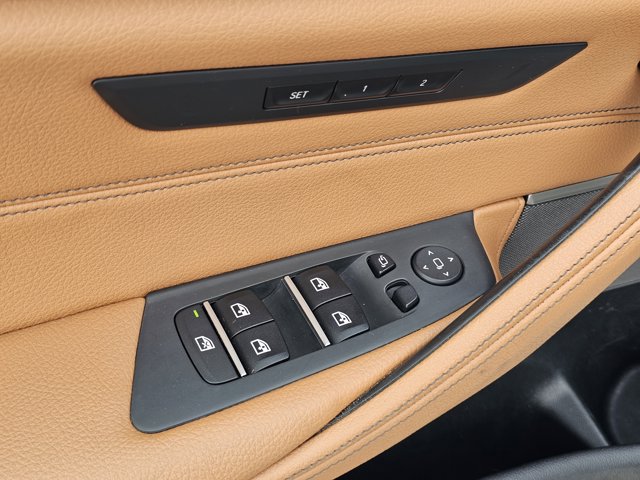 Used 2021 BMW 530i xDrive AWD/4WD image 14
