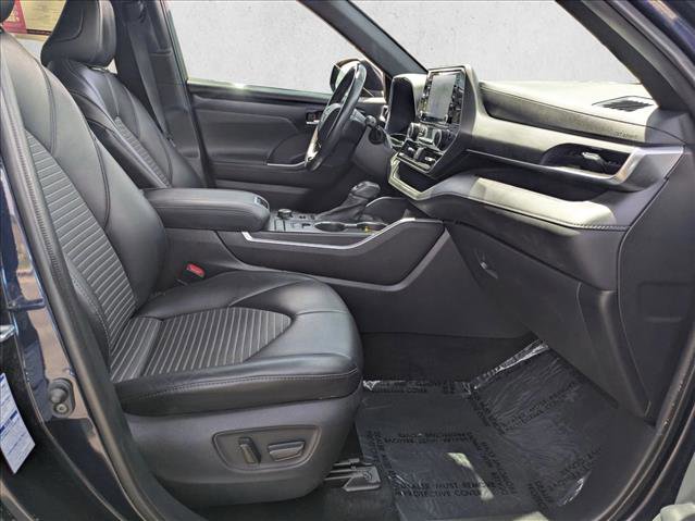 Used 2021 Toyota Highlander XSE AWD/4WD image 22