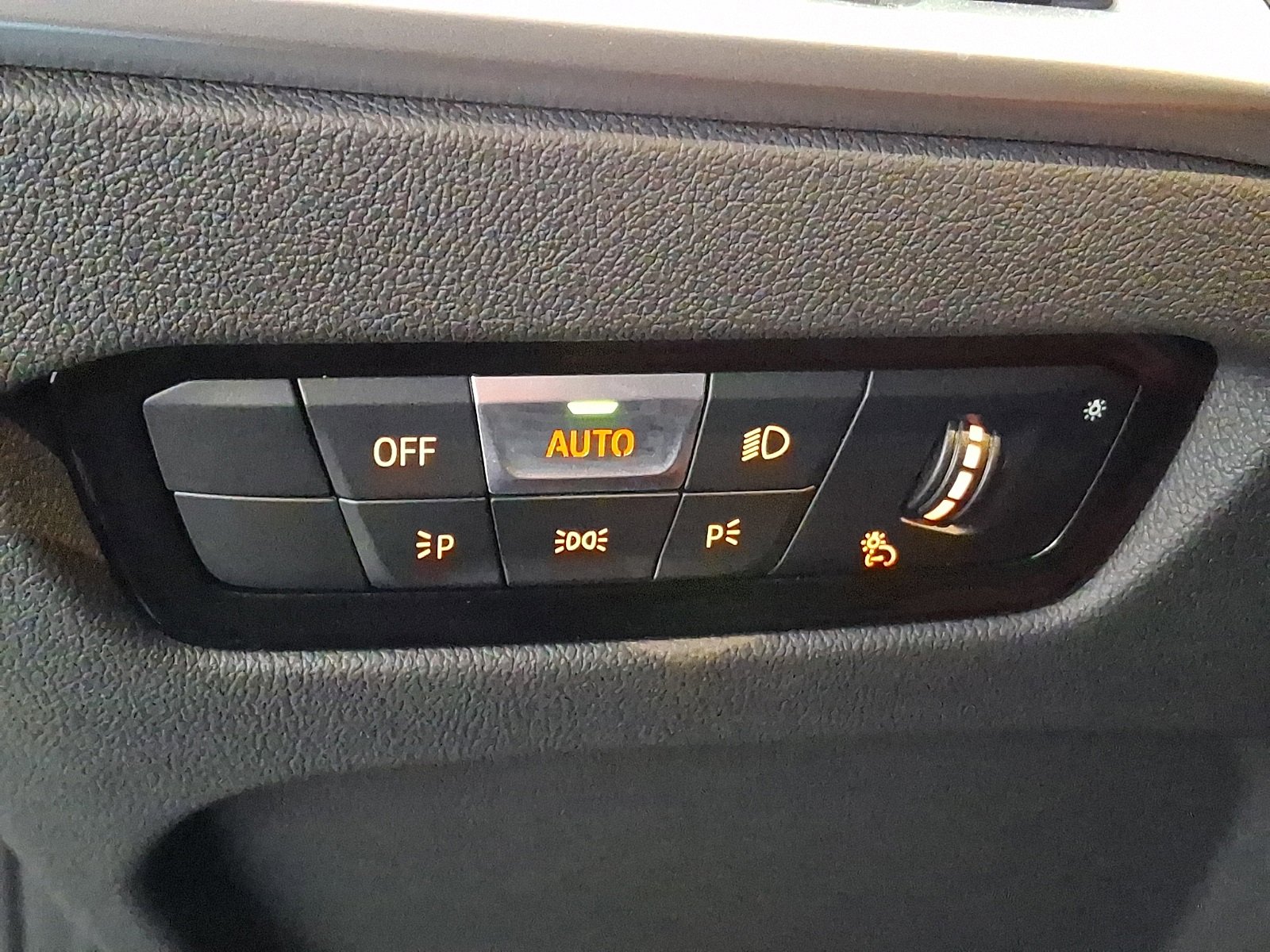 Used 2025 BMW 330i xDrive 330i xDrive w/ M Sport Package image 21