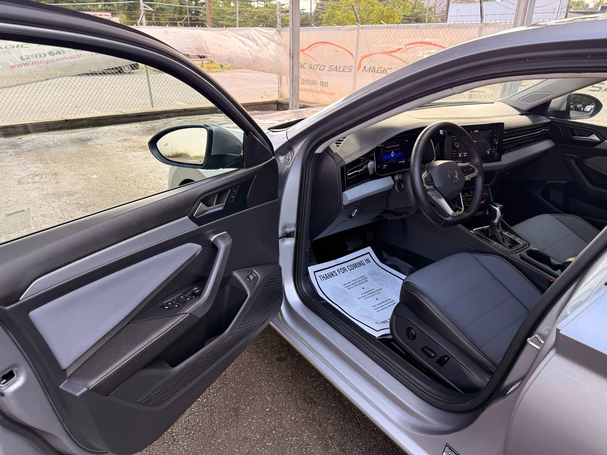 Used 2025 Volkswagen Jetta SE image 63