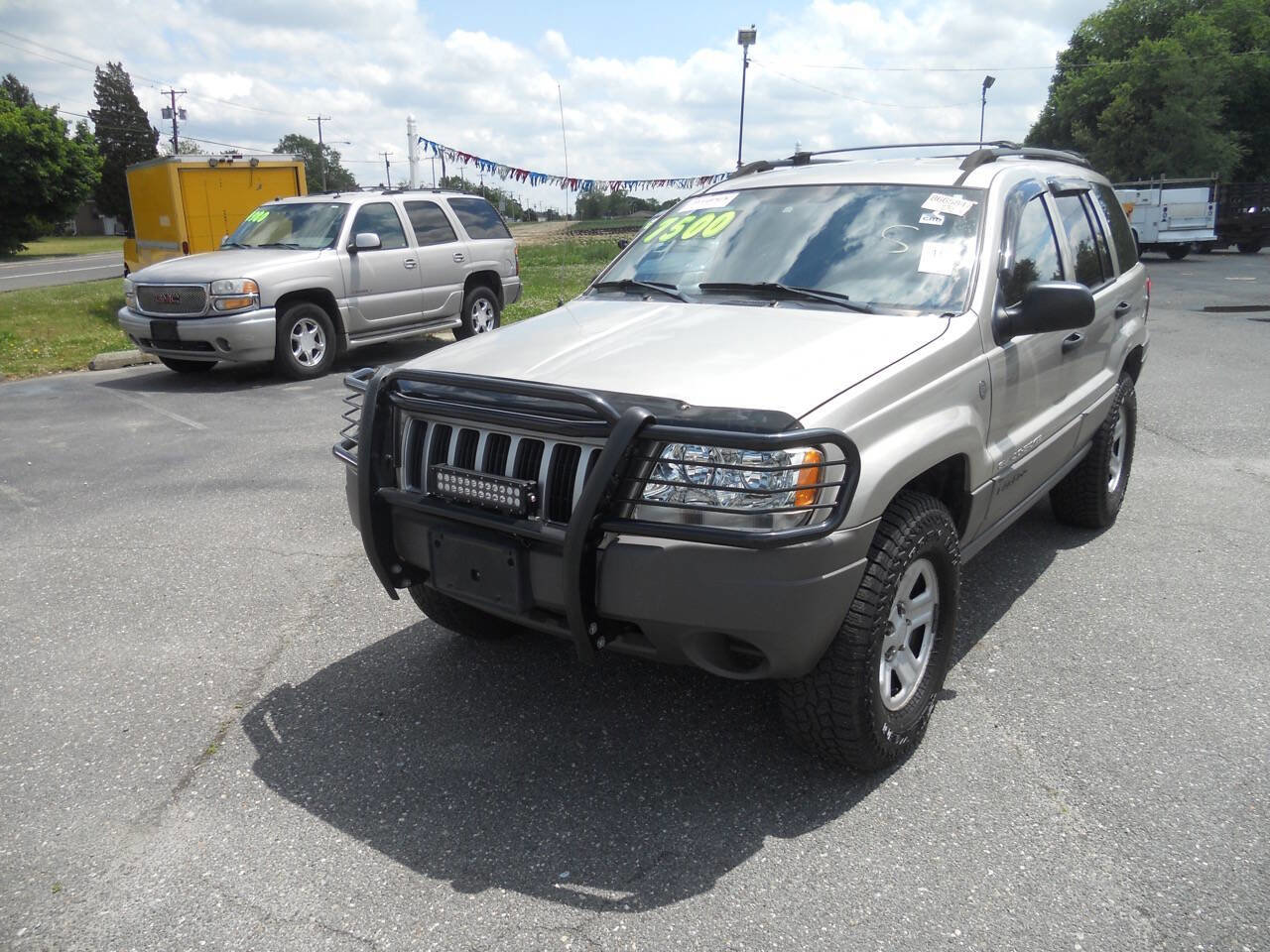 Used 2004 Jeep Grand Cherokee Laredo w/ Convenience Group AWD/4WD image 3