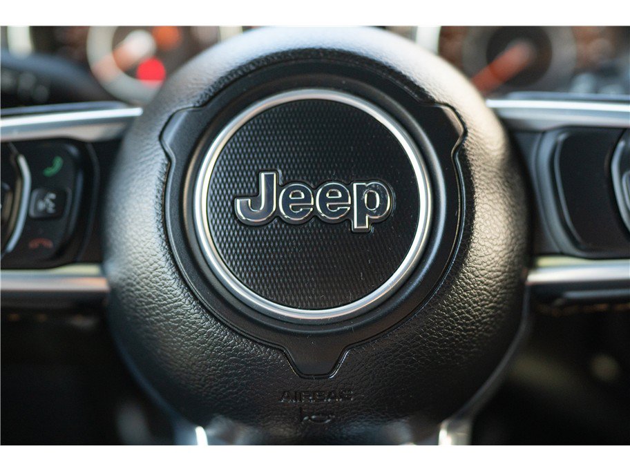 Used 2021 Jeep Wrangler Unlimited Sahara AWD/4WD image 6