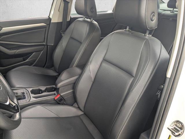 Used 2019 Volkswagen Jetta SE w/ Cold Weather Package image 16