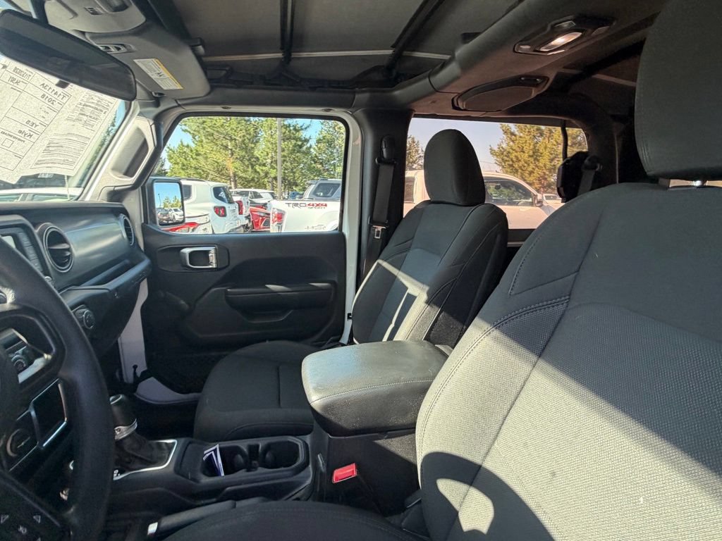 Used 2018 Jeep Wrangler Sport AWD/4WD image 16