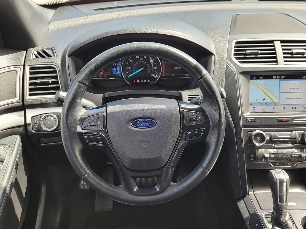 Used 2017 Ford Explorer XLT w/ Equipment Group 202A AWD/4WD image 12