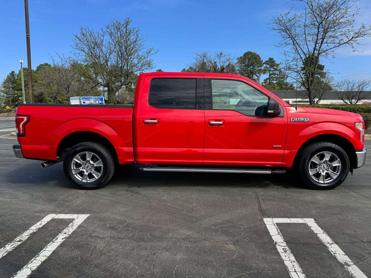 Used 2015 Ford F150 XLT w/ Equipment Group 302A Luxury image 6