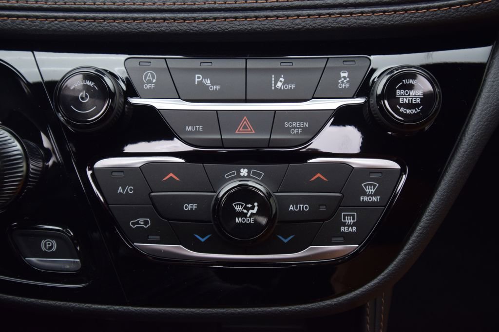 New 2026 Chrysler Pacifica Pinnacle AWD/4WD image 25