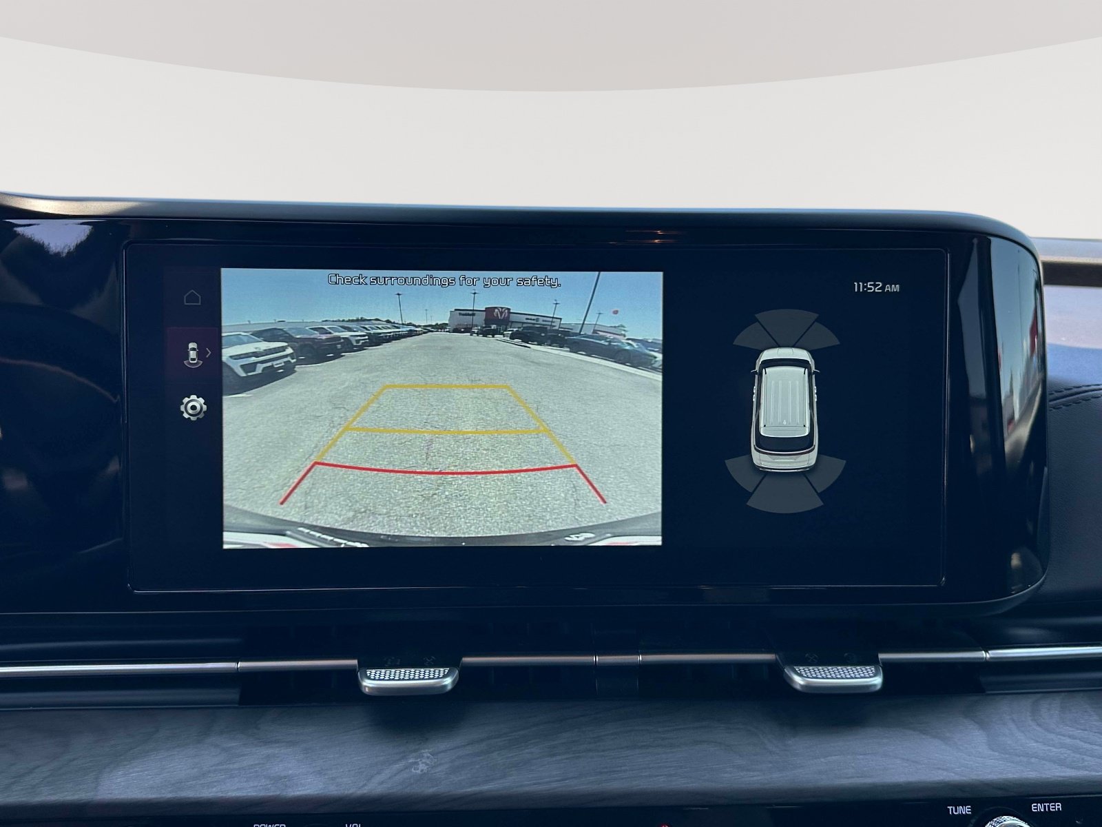 Used 2024 Kia Carnival EX FWD image 10