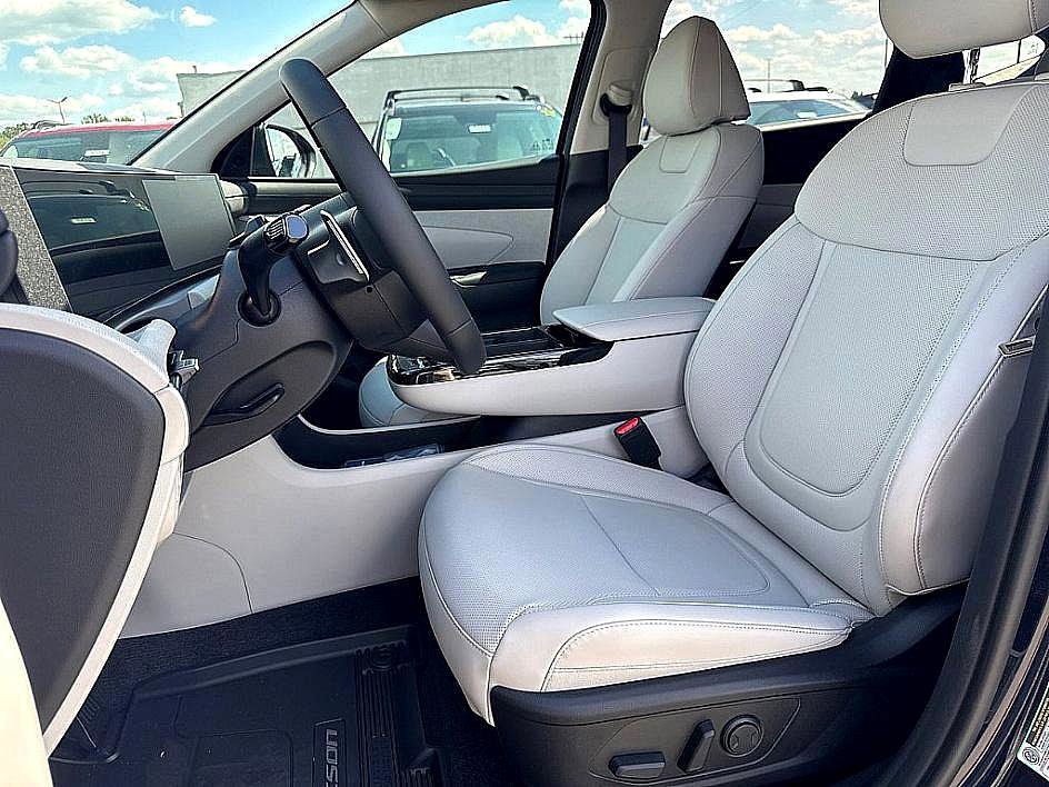 New 2025 Hyundai Tucson SEL image 8