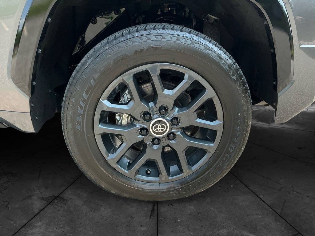 Used 2024 Toyota Tundra Platinum AWD/4WD image 15