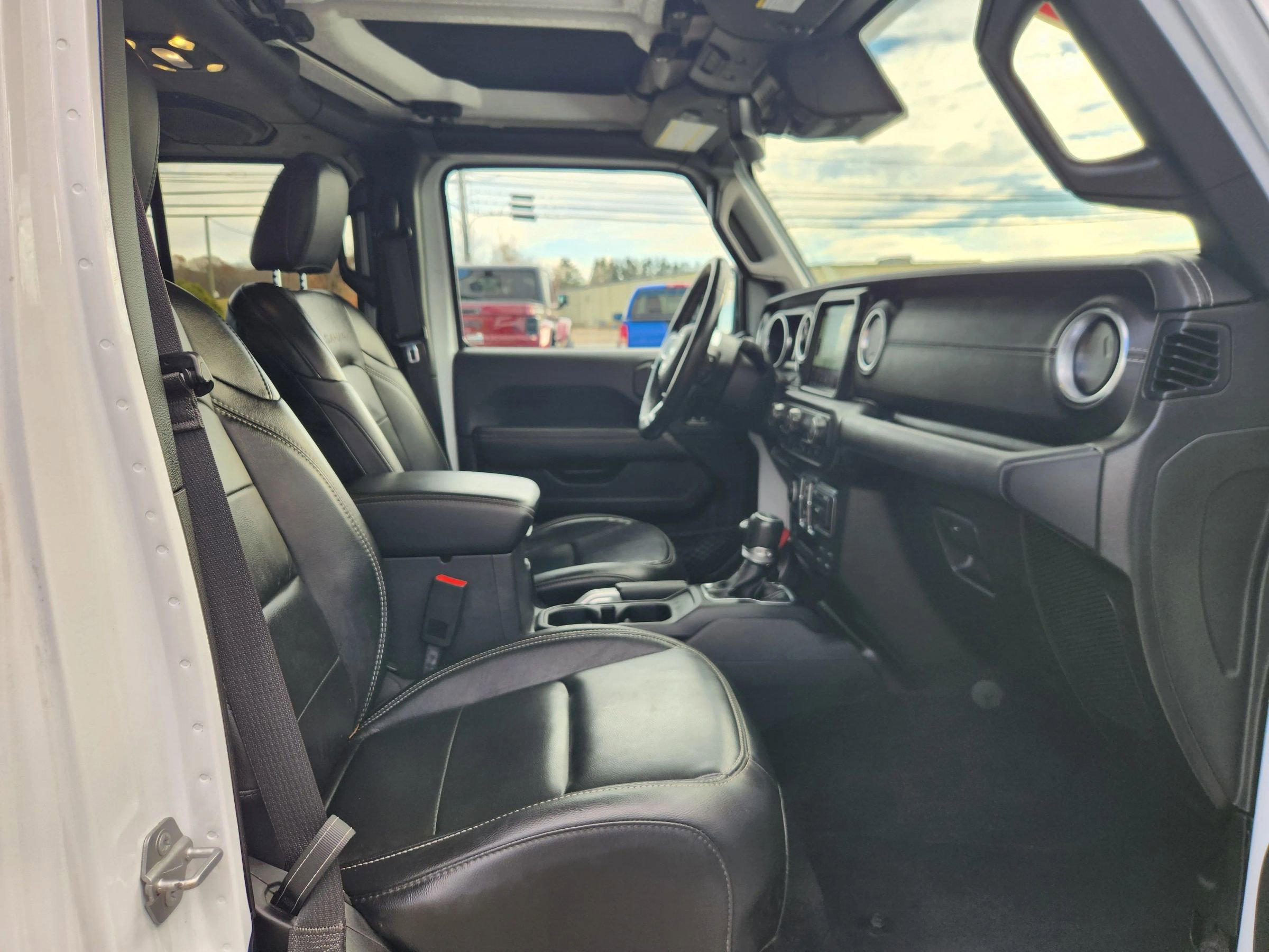 Used 2019 Jeep Wrangler Unlimited Sahara w/ Dual Top Group image 41