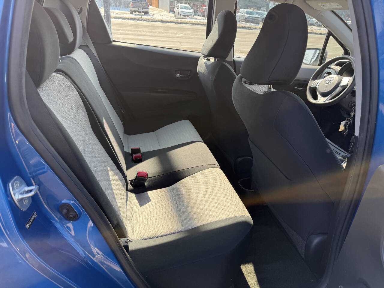 Used 2012 Toyota Yaris LE image 29