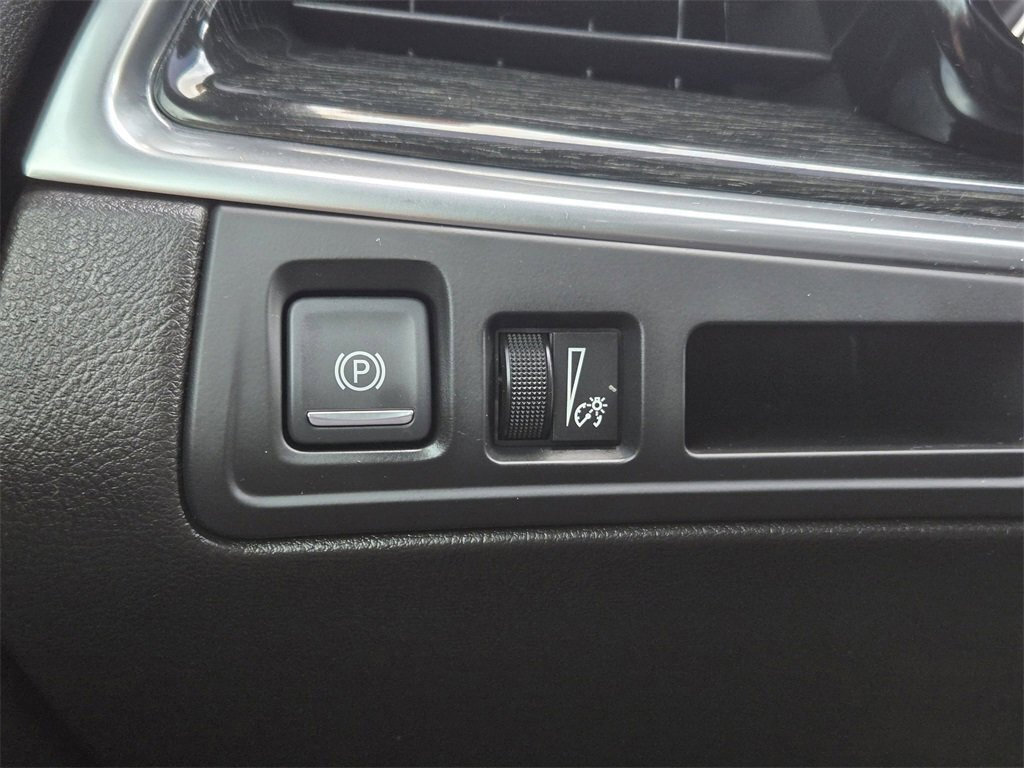 Used 2022 Cadillac XT5 Premium Luxury image 25