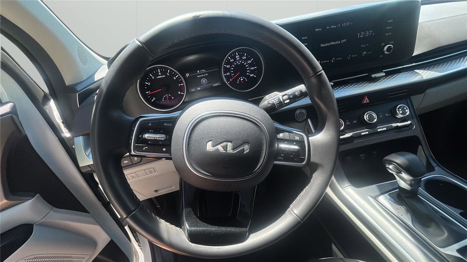 Used 2024 Kia Carnival LX FWD image 22