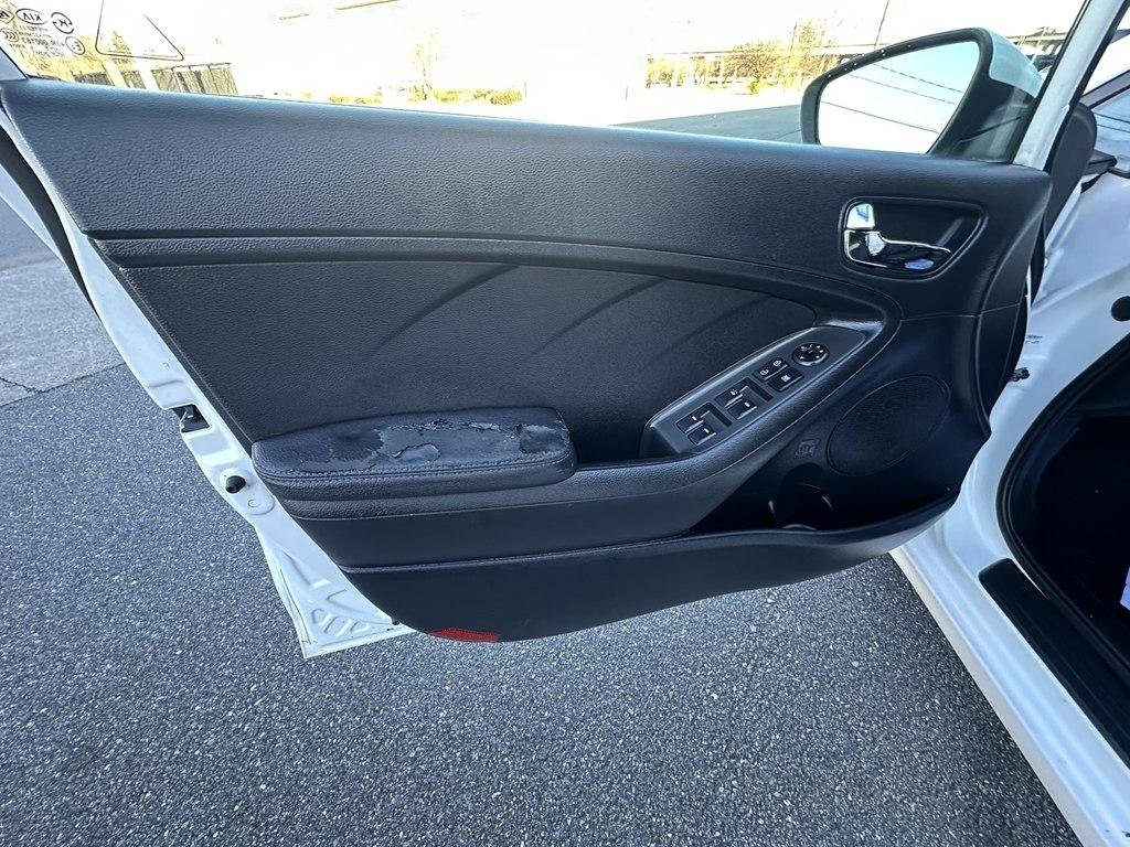 Used 2016 Kia Forte LX FWD image 11