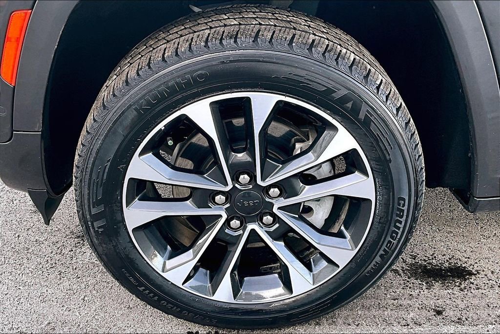 Used 2022 Jeep Grand Cherokee L Overland image 9