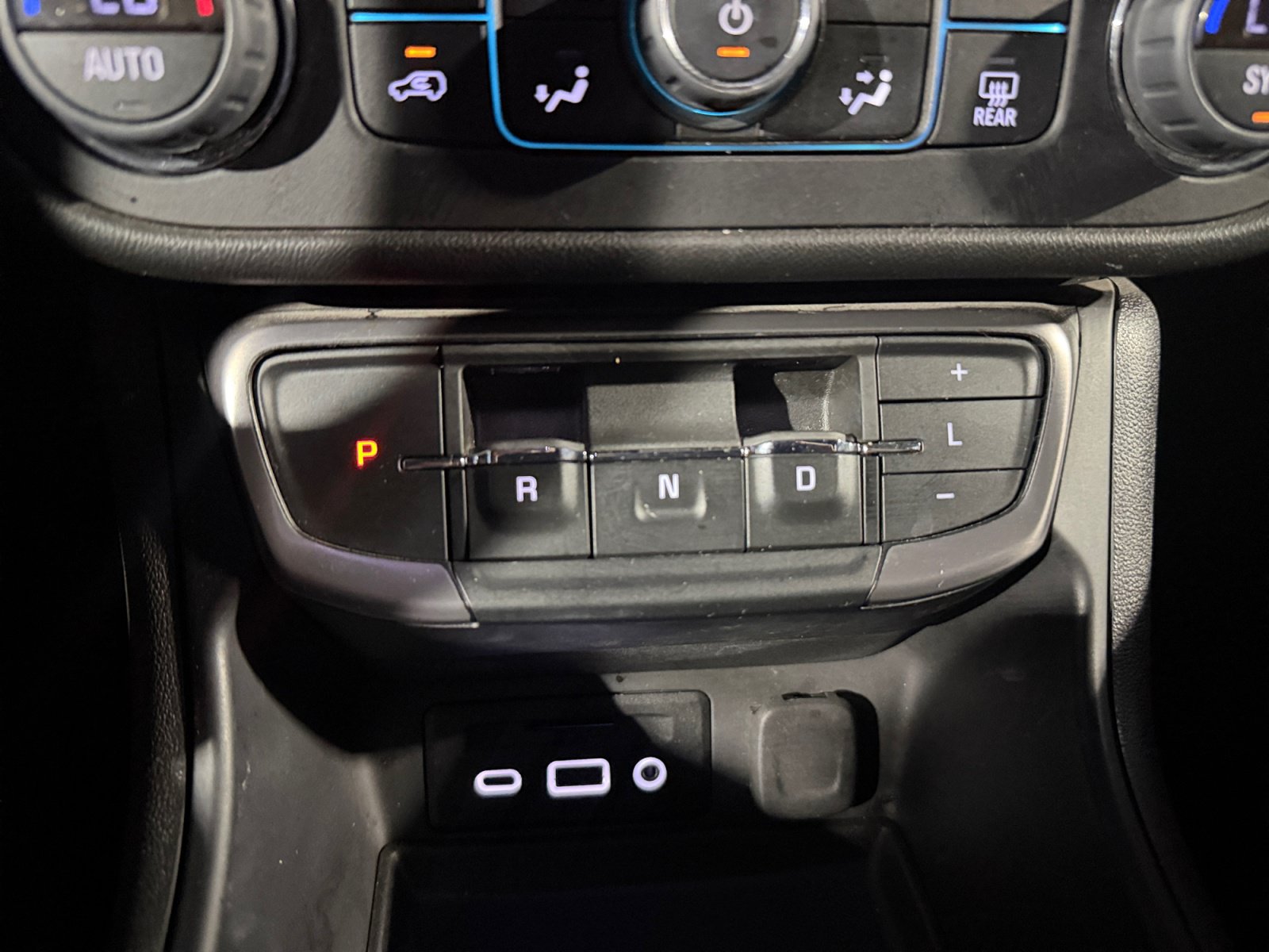 Used 2024 GMC Terrain AT4 AWD/4WD image 26