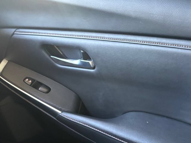 Used 2023 Nissan Sentra SR w/ Midnight Edition Package FWD image 31