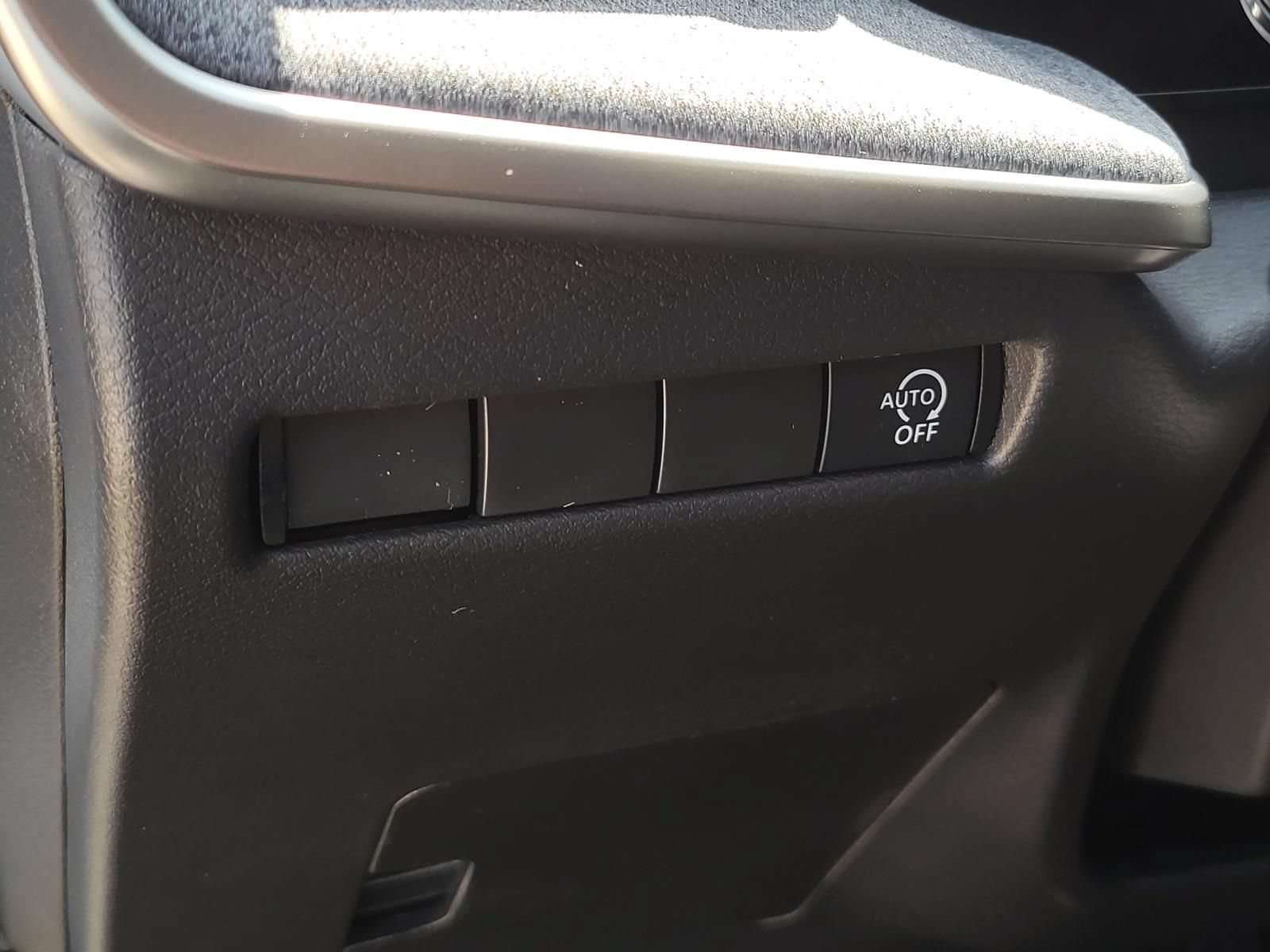 New 2026 Nissan Kicks SV w/ Cold Weather Package FWD image 17