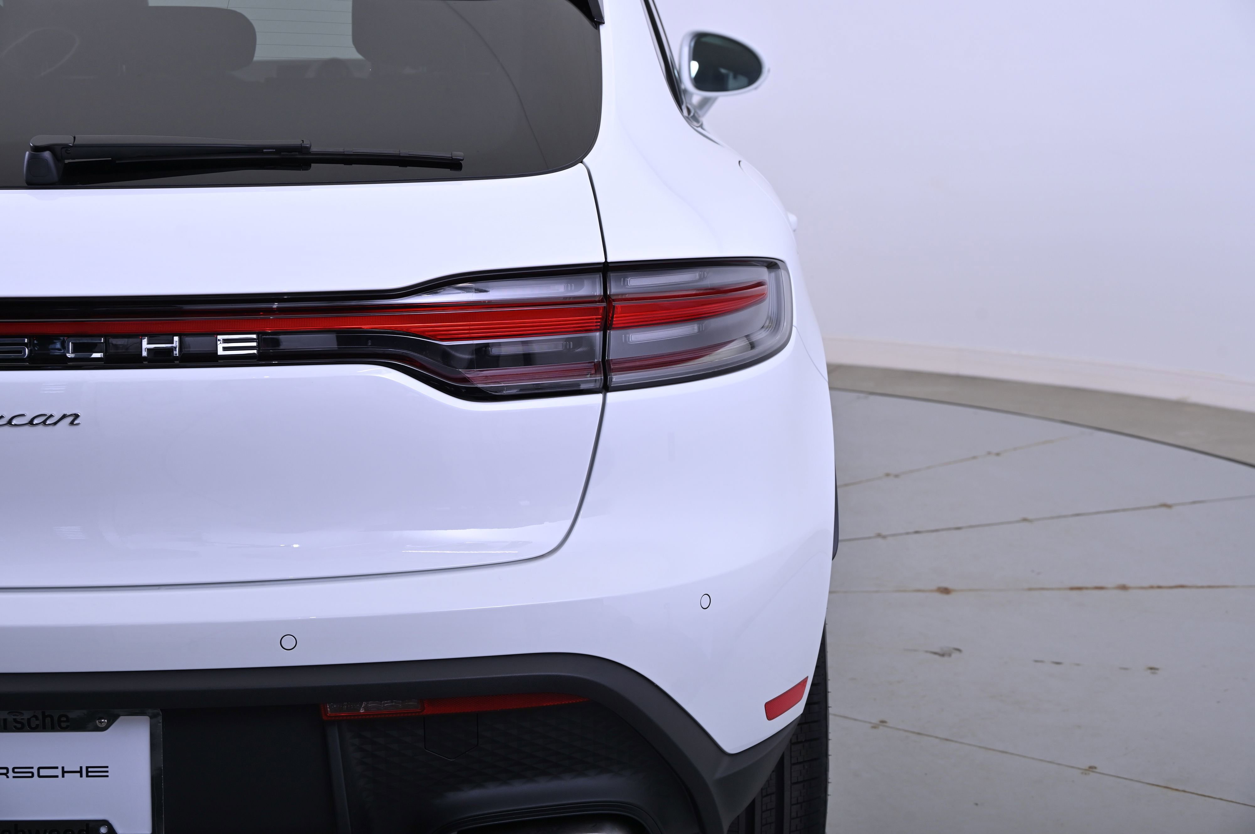 Certified 2025 Porsche Macan image 14
