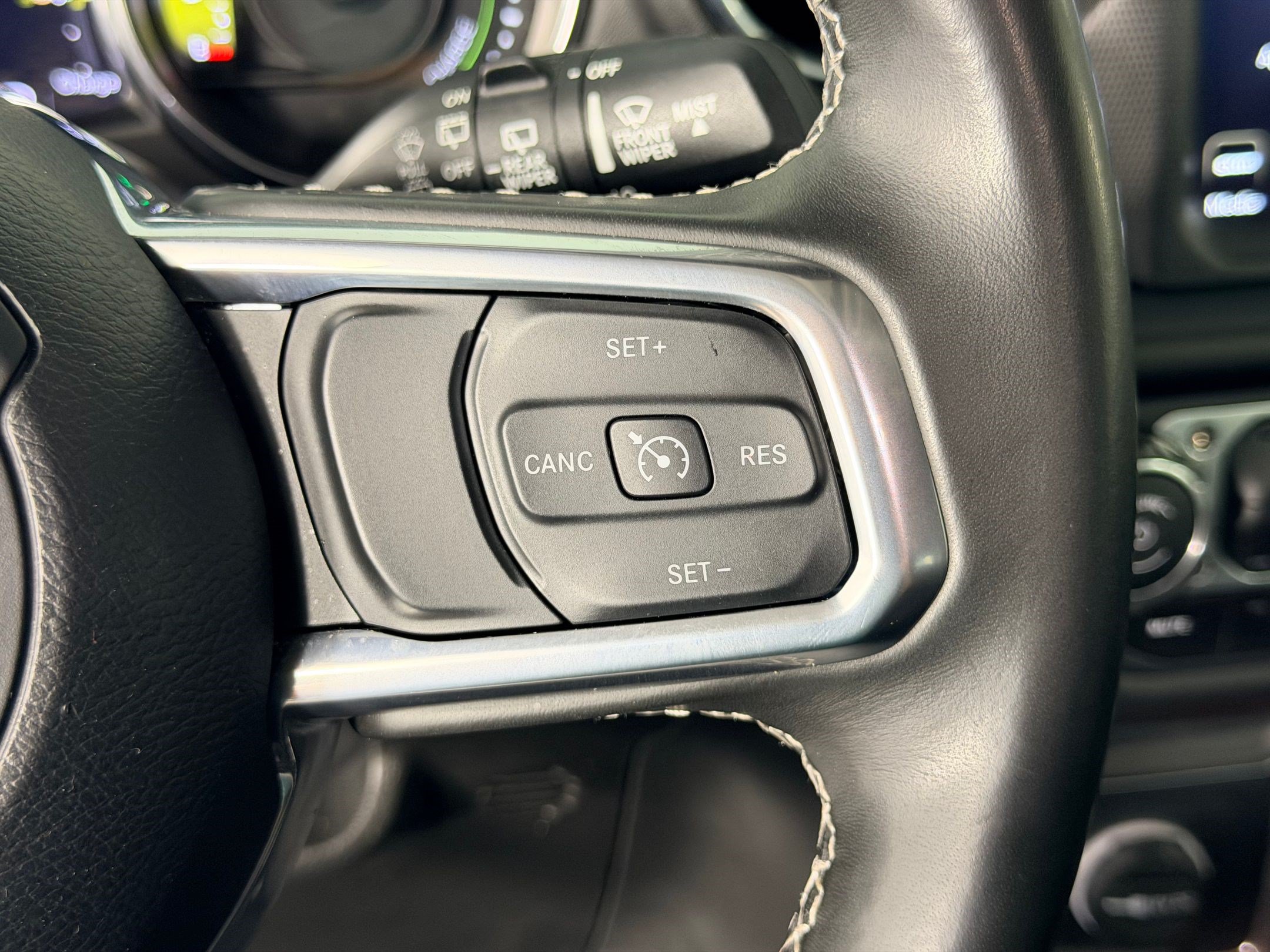 Used 2022 Jeep Wrangler Unlimited Sahara AWD/4WD image 15