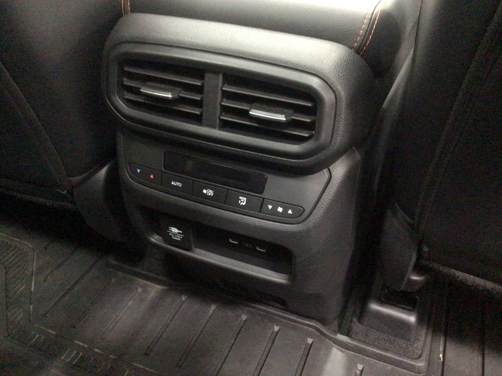Used 2025 Honda Pilot TrailSport image 34
