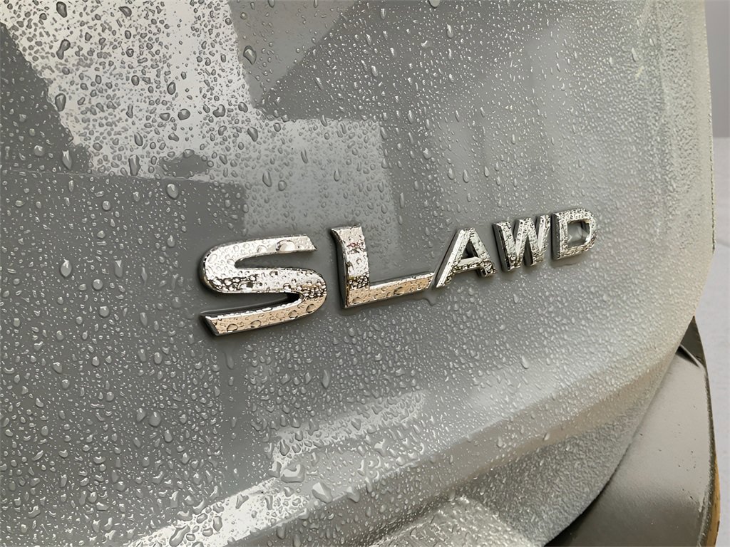 Used 2022 Nissan Rogue SL w/ SL Premium Package image 10