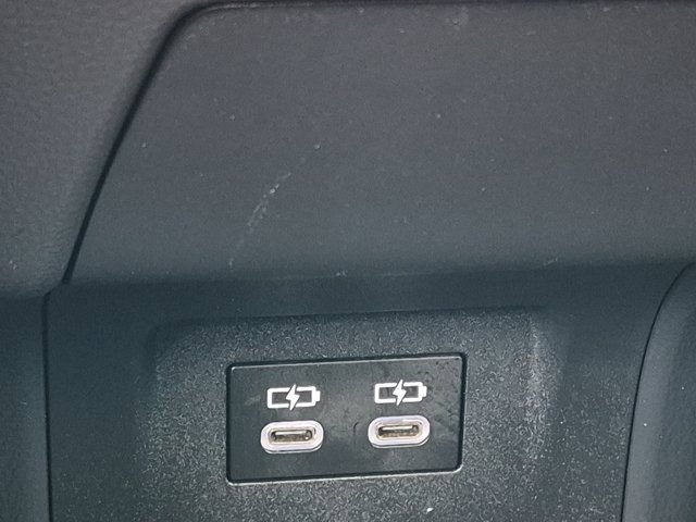 Used 2025 Toyota Prius LE FWD image 16