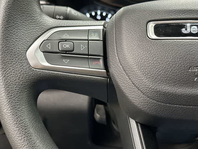 Used 2023 Jeep Compass Sport AWD/4WD image 17