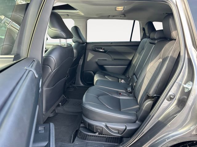 Certified 2024 Toyota Highlander XLE image 13