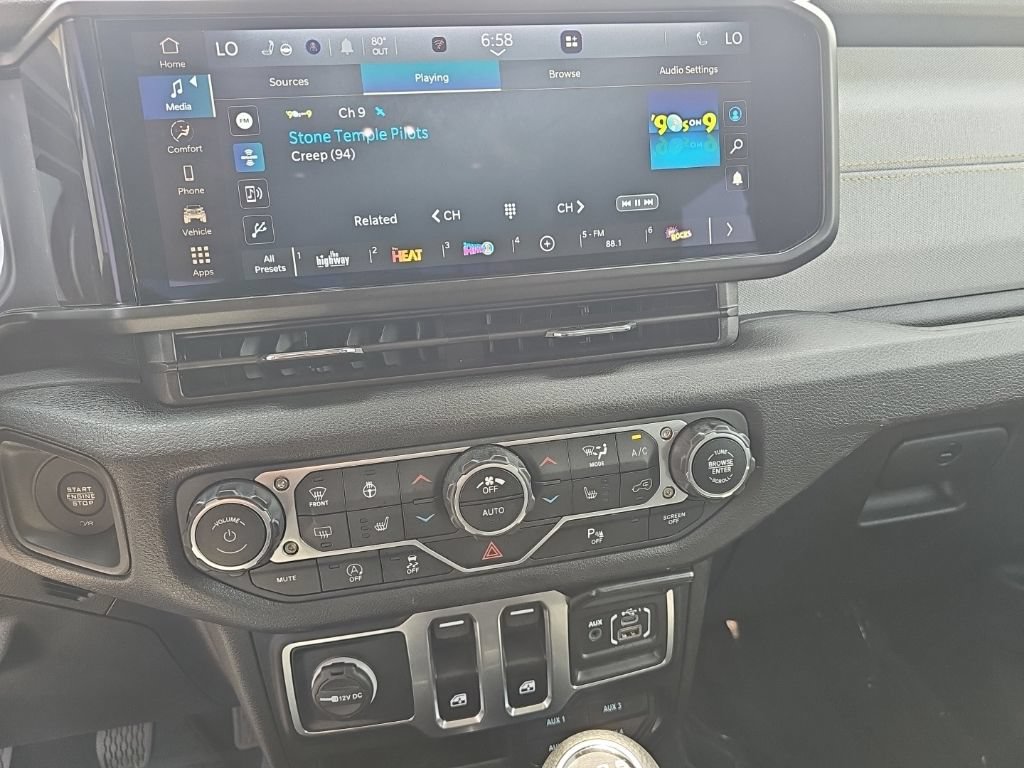 Certified 2025 Jeep Wrangler Sport AWD/4WD image 24