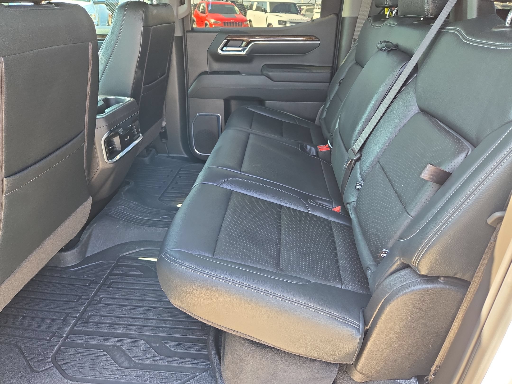 Used 2025 GMC Sierra 1500 Elevation w/ X31 Off-Road Package AWD/4WD image 13