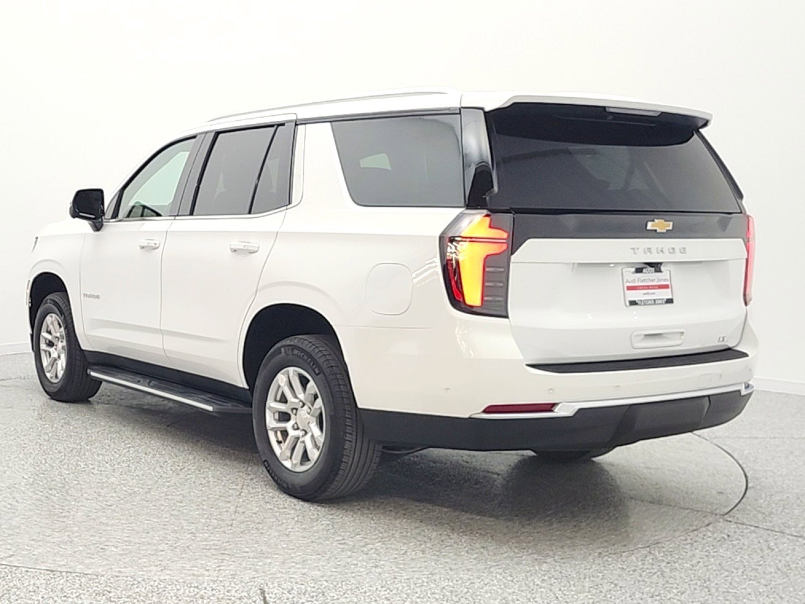 Used 2025 Chevrolet Tahoe LT AWD/4WD image 7