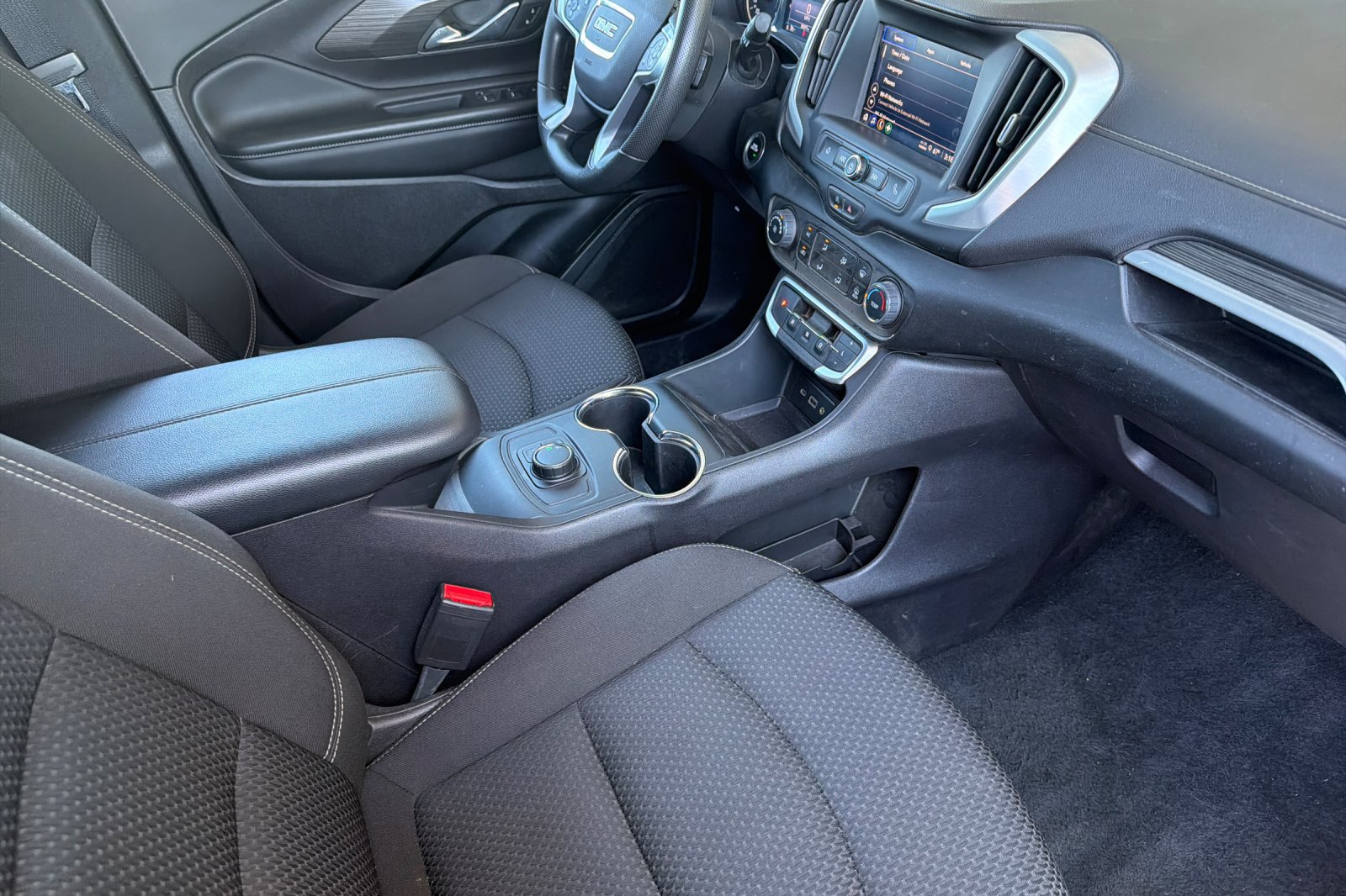 Used 2024 GMC Terrain SLE FWD image 20