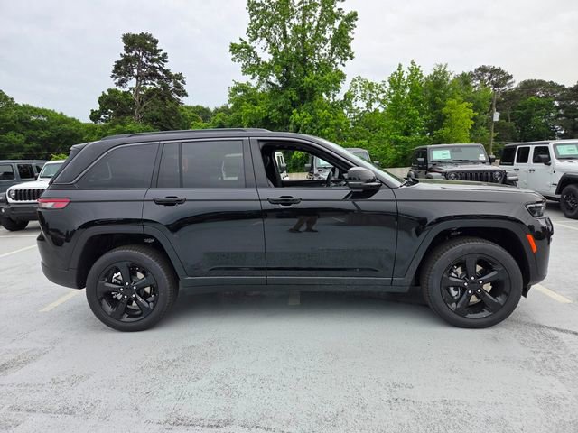 New 2026 Jeep Grand Cherokee Limited RWD image 10