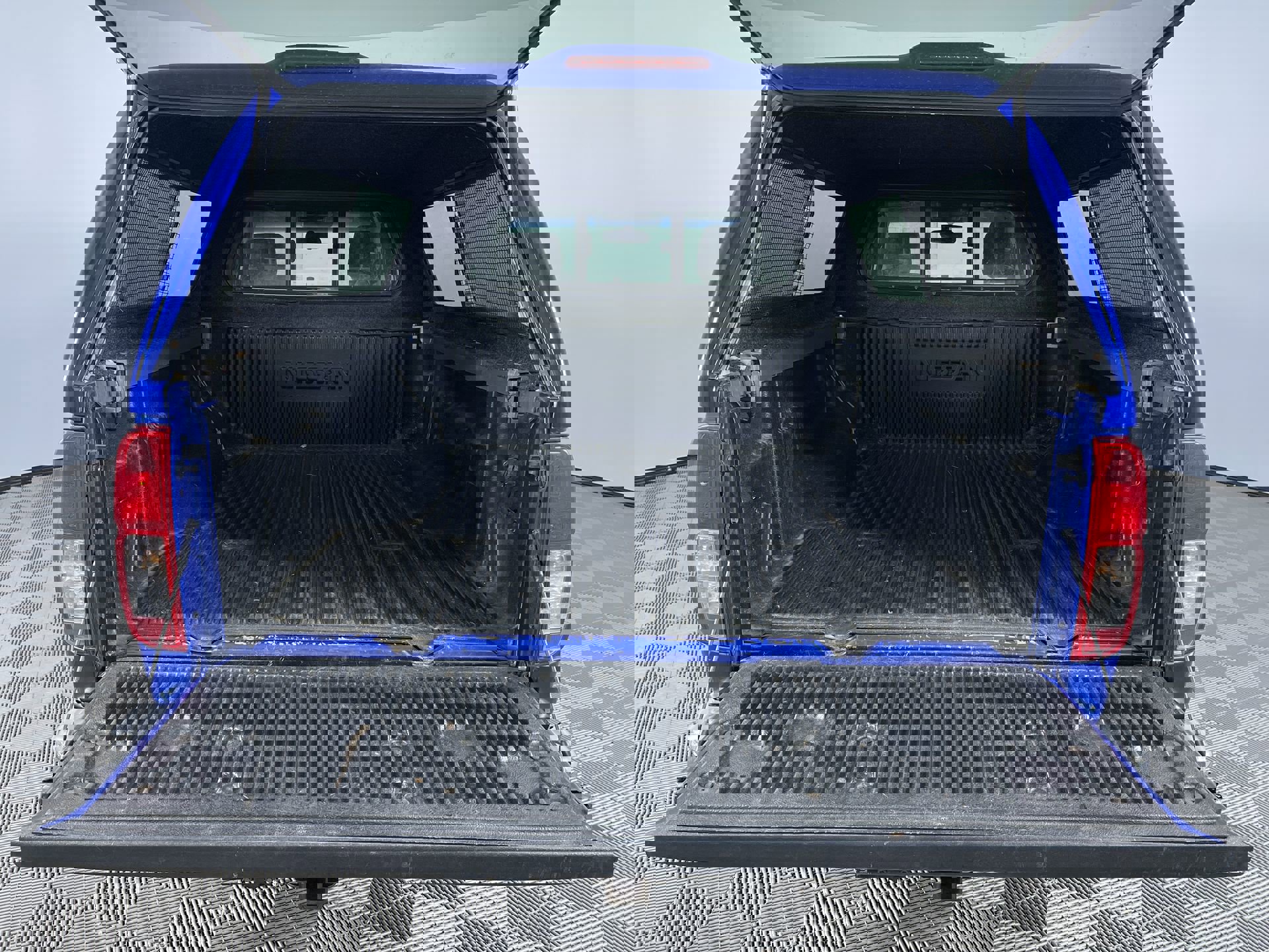 Used 2013 Nissan Frontier SV image 23