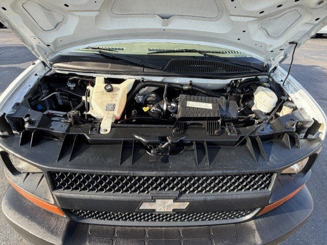 Used 2008 Chevrolet Express 3500 RWD image 22