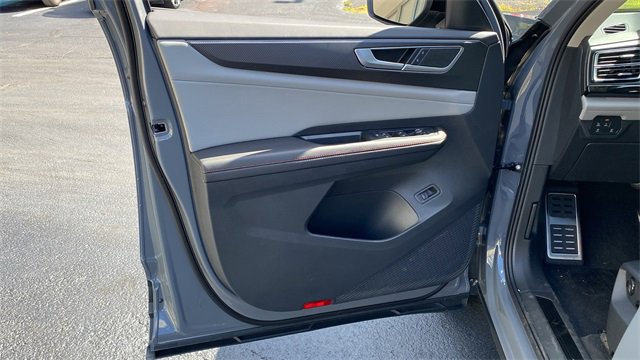 New 2026 Volkswagen Atlas Peak Edition image 18