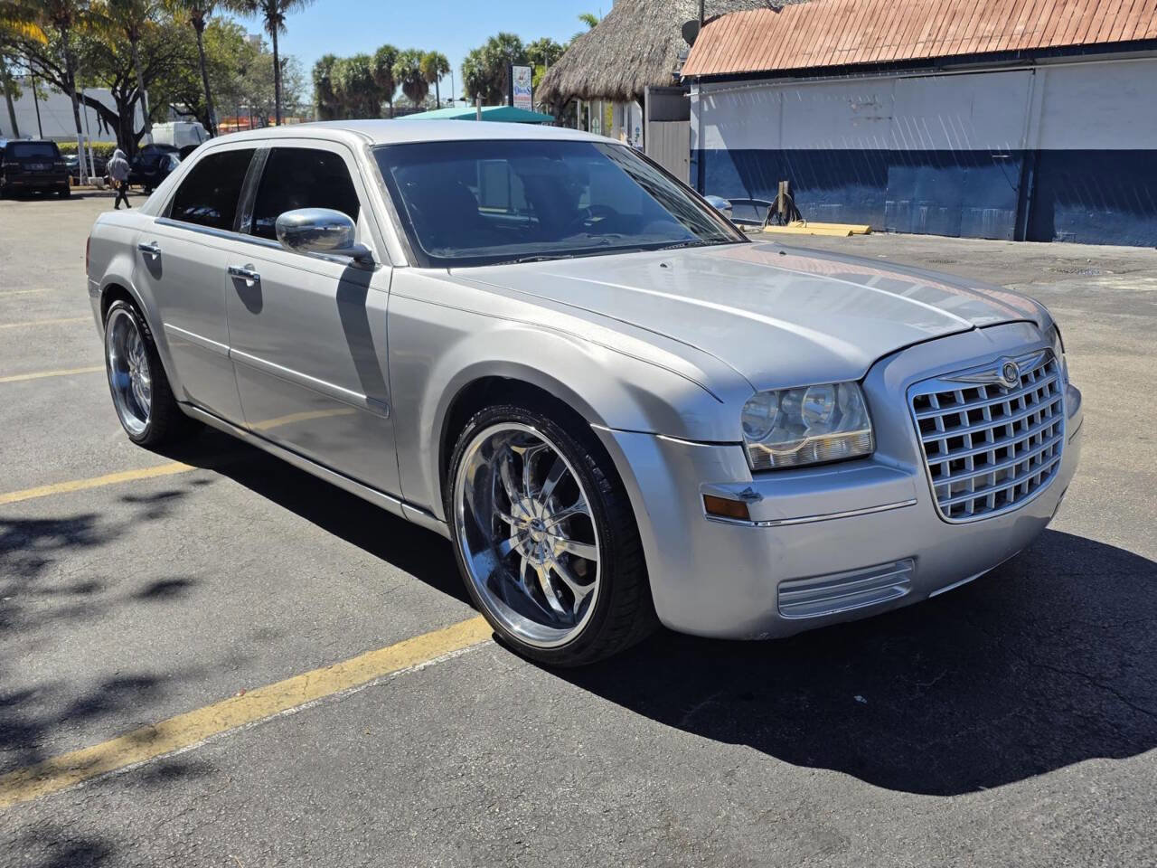 Used 2005 Chrysler 300 image 3