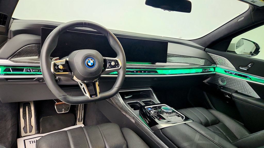Used 2023 BMW i7 xDrive60 AWD/4WD image 12