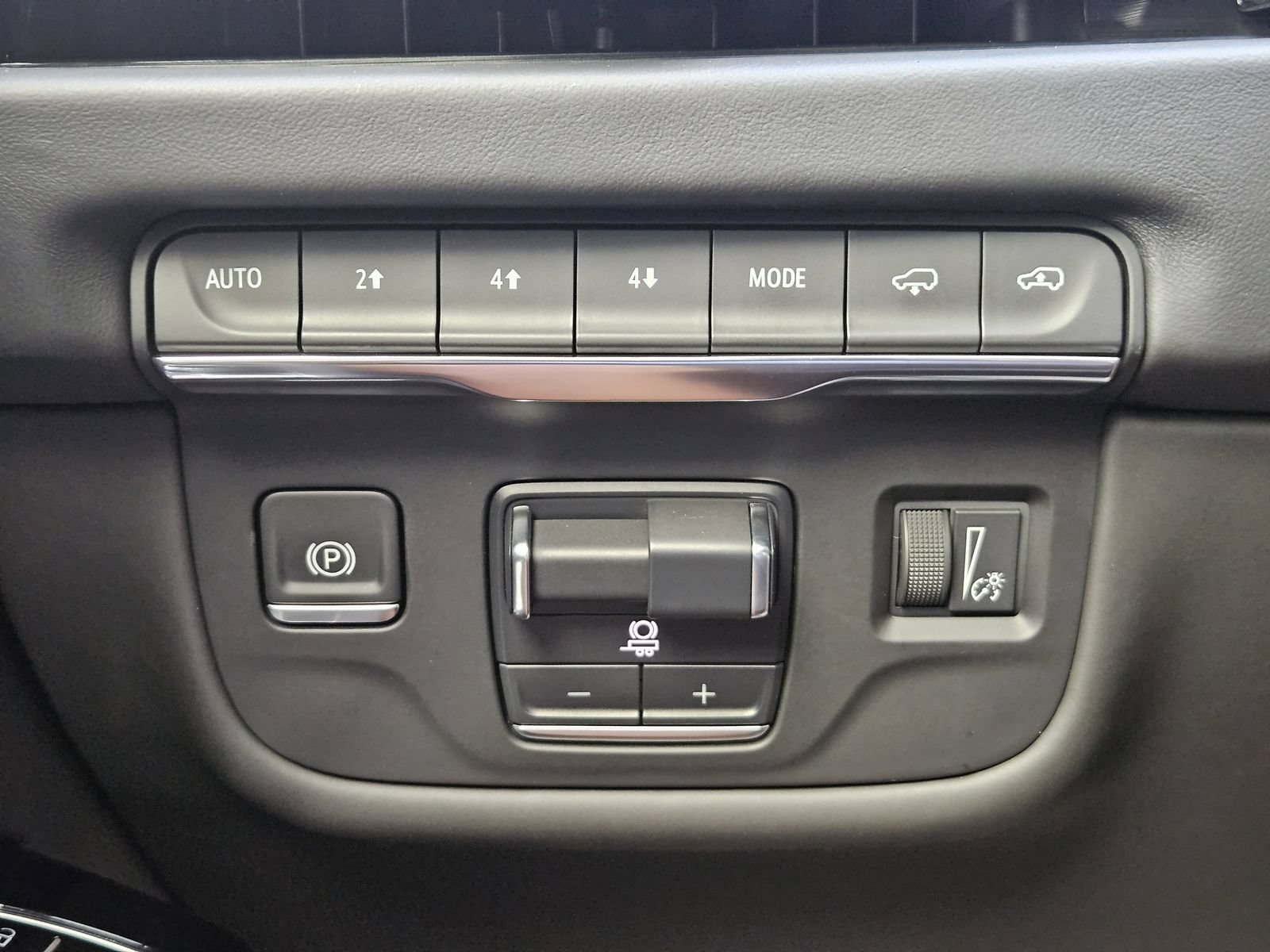 Certified 2025 Cadillac Escalade Sport Platinum w/ LPO, Floor Liner Package AWD/4WD image 22