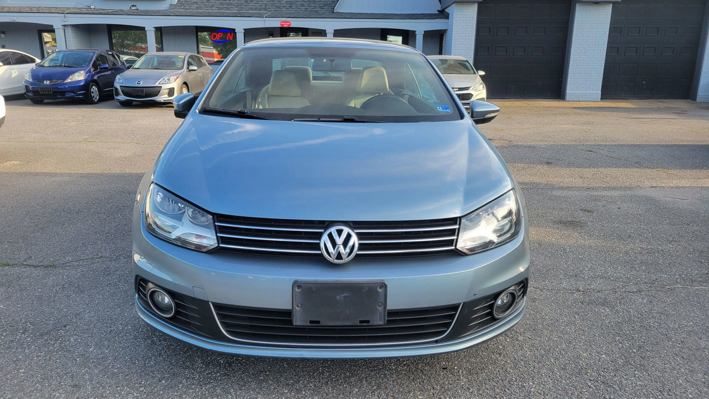 Used 2013 Volkswagen Eos Komfort FWD image 7