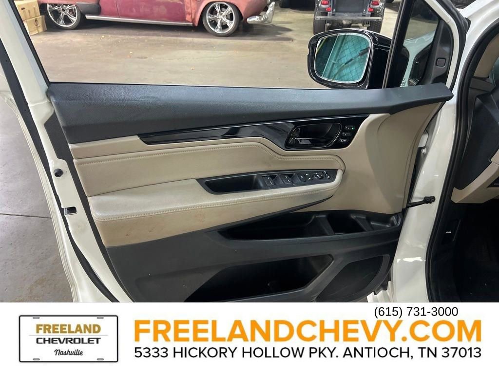 Used 2023 Honda Odyssey Elite image 11