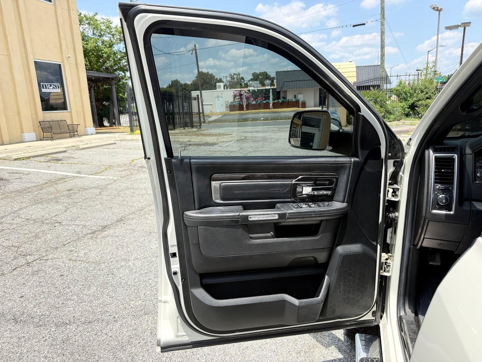 Used 2017 RAM 1500 Limited AWD/4WD image 17