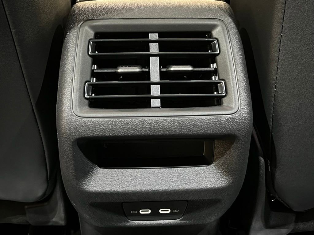 New 2026 Volkswagen Tiguan SE image 25
