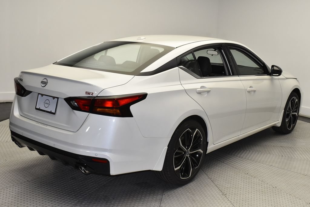 Used 2025 Nissan Altima 2.5 SR FWD image 5
