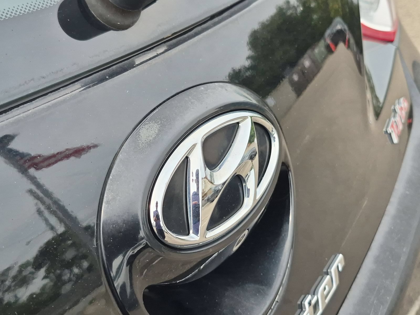 Used 2016 Hyundai Veloster Turbo w/ Option Group 04 FWD image 13