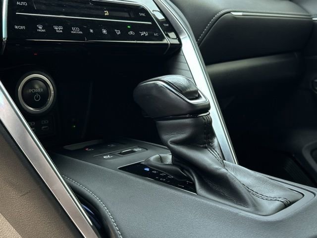 Used 2023 Toyota Venza XLE image 37